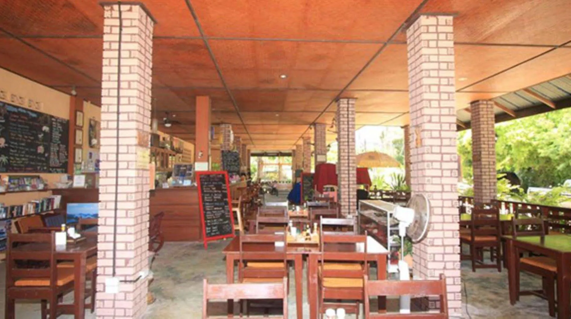 Tranquility Bungalows Bar & Restaurant 시아누크빌 2*,